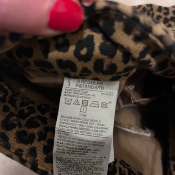 Old Navy Leopard Print Punk Psychobilly Capris size 8 - Picture 4 of 4